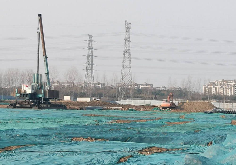 华侨城项目桩基及基坑支护工程.jpg