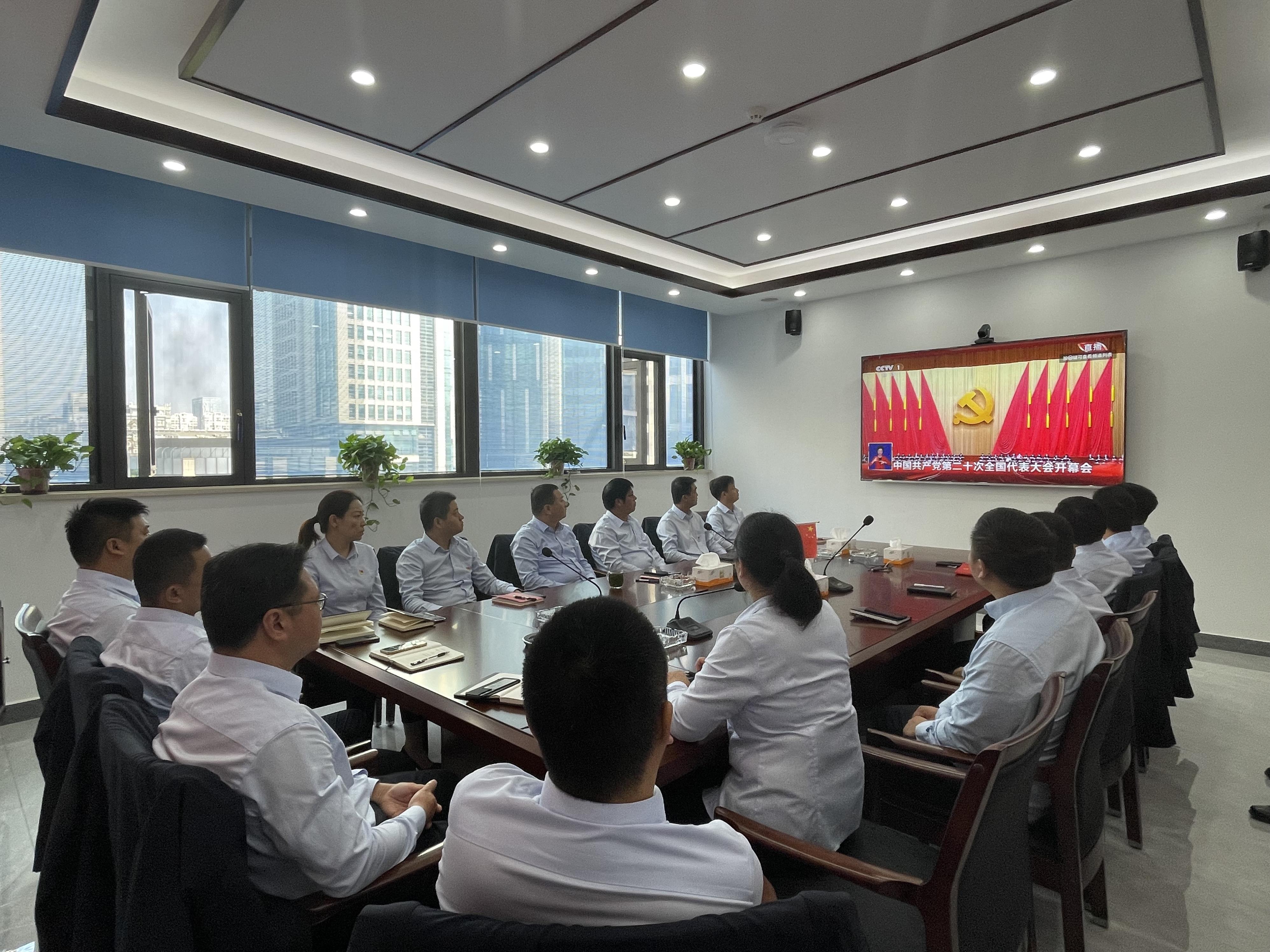 图1-3、第二分公司收看二十大开幕会.jpg