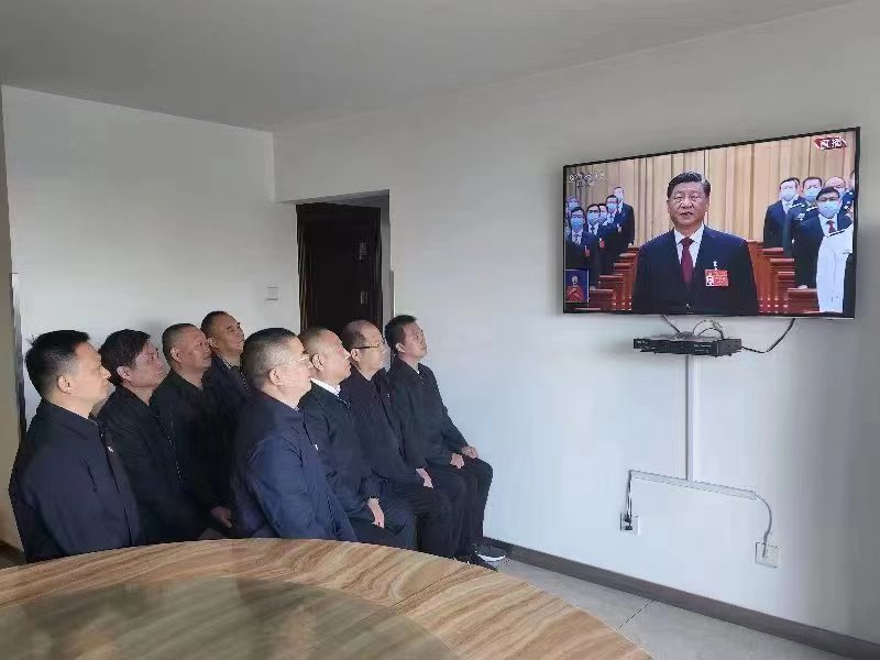 图1-5、北京分公司收看二十大开幕会.jpg