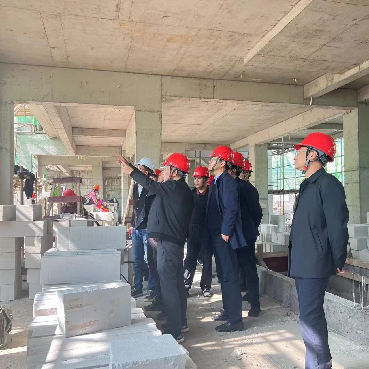 图1-4、徐永海总工程师带队检查泰兴凤语桃源项目.jpg